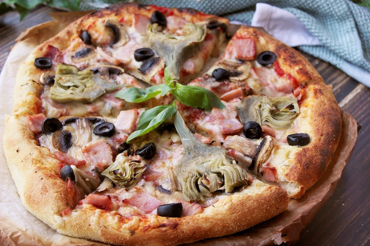Pizza caprichosa or pizza capricciosa