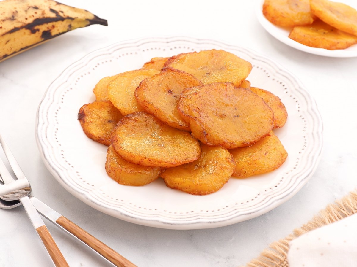Plátano frito recién hecho