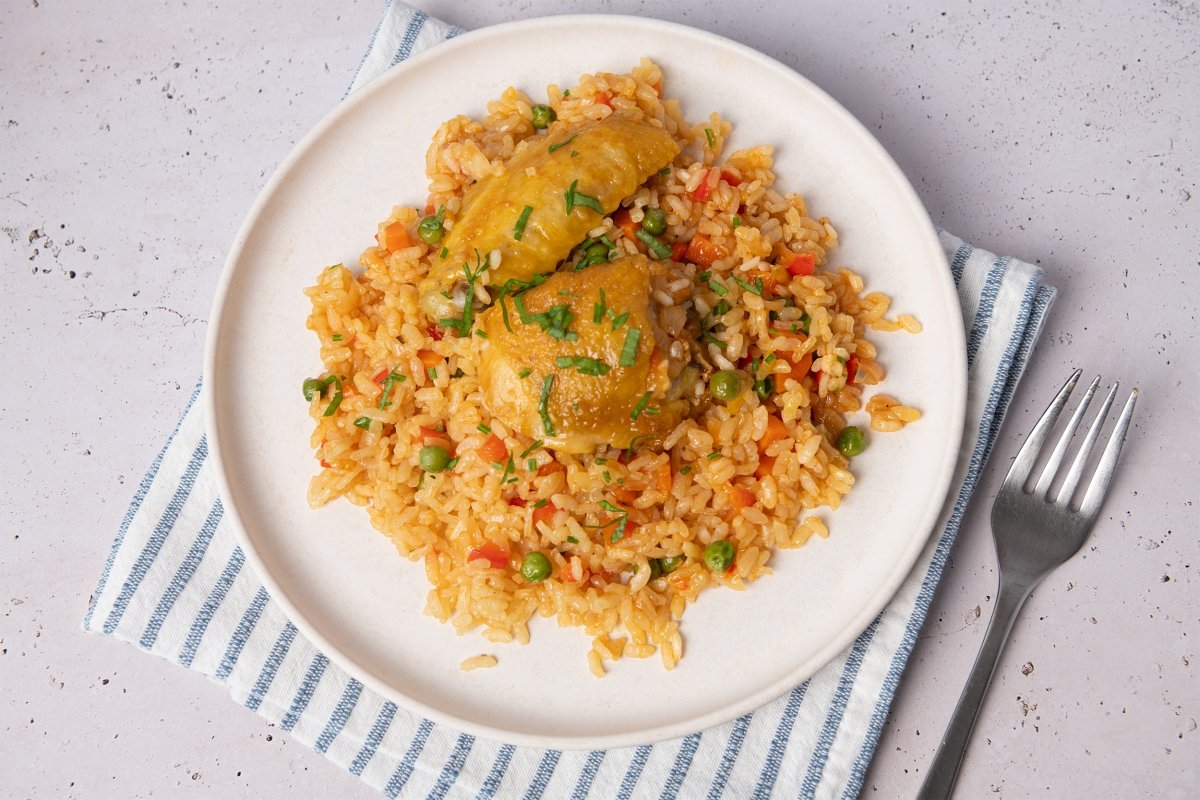 Plato de arroz con pollo