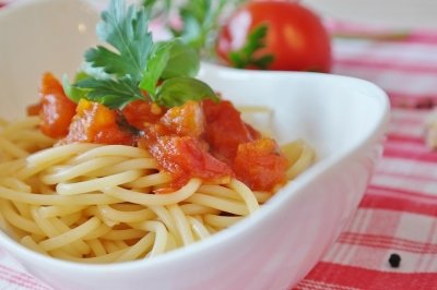 Cinco salsas clásicas para acompañar a la pasta italiana