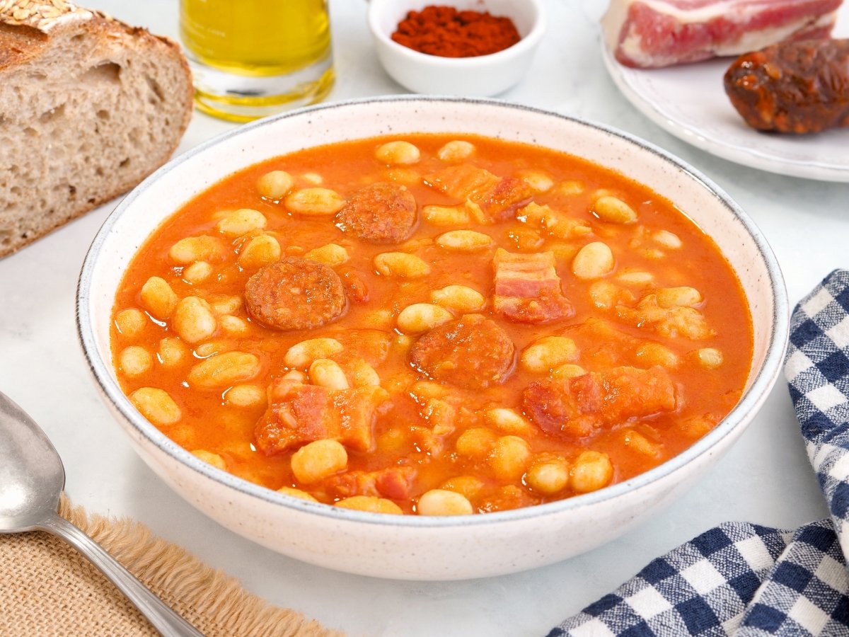 Pochas a la riojana listas para servir