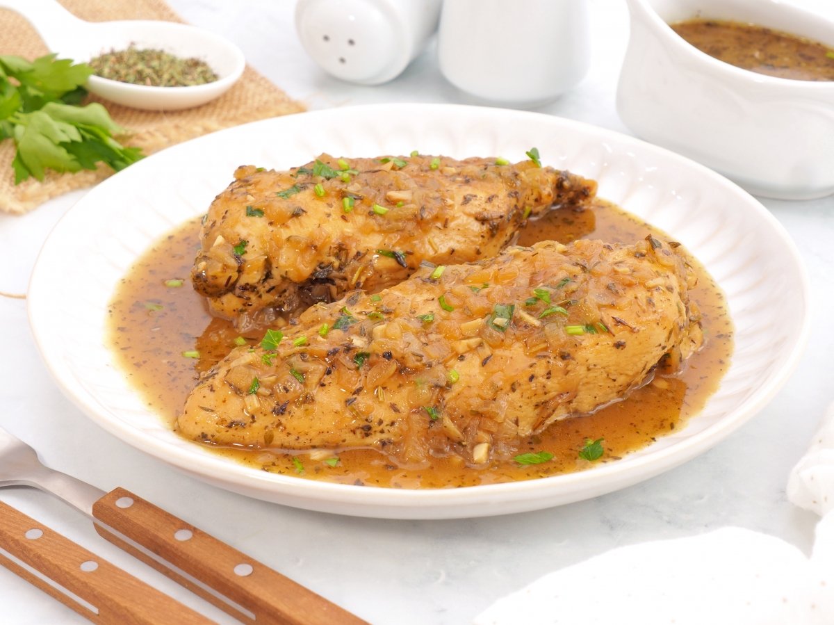 Pollo a las finas hierbas