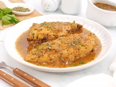 Pollo a las finas hierbas