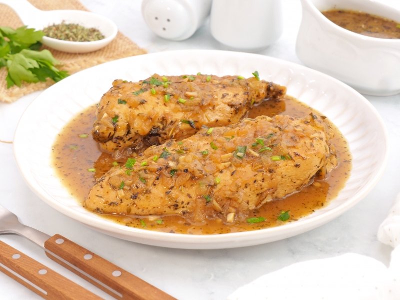 Pollo a las finas hierbas