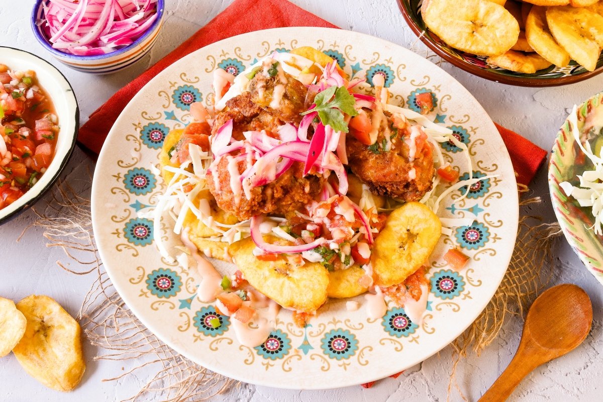 Pollo con chismol