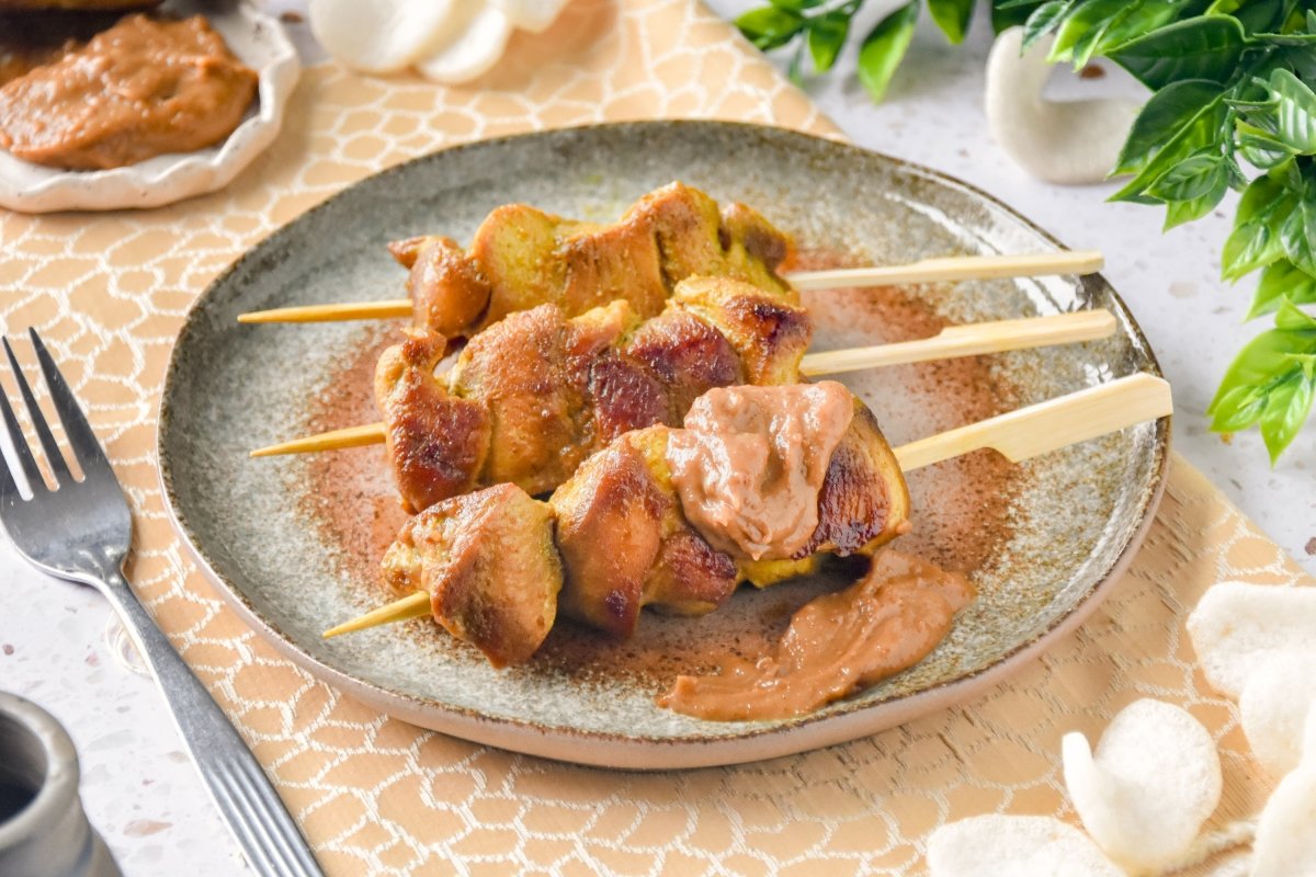 Pollo satay listo para comer