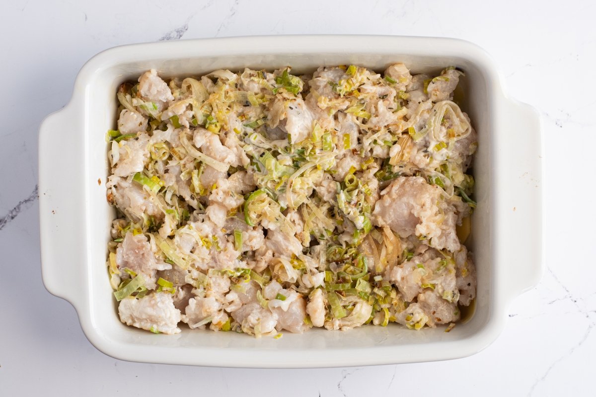 Ponemos el pescado del pastel de patata y pescado