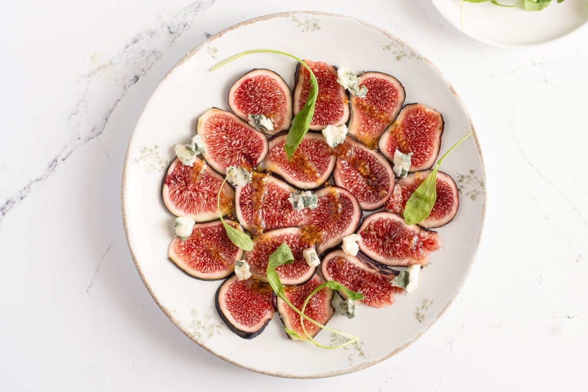 Ponemos el queso del carpaccio de higos