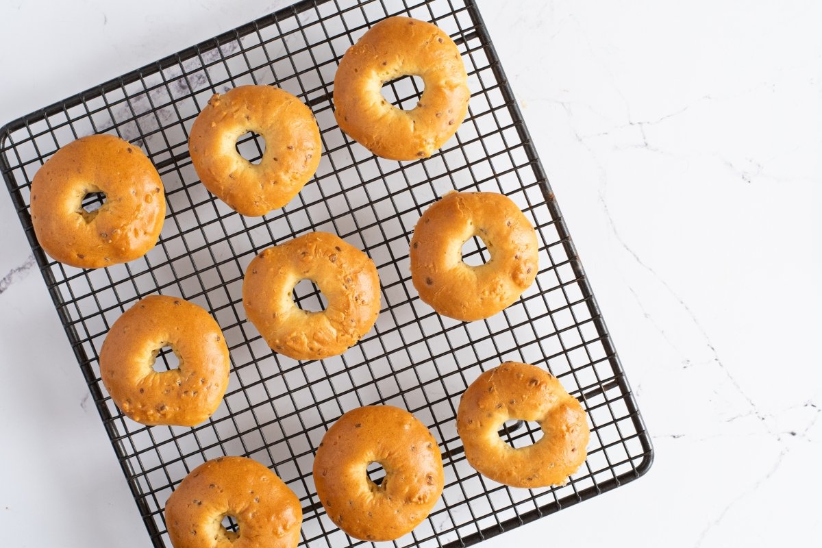 Ponemos en una rejilla las rosquillas de Santa Clara
