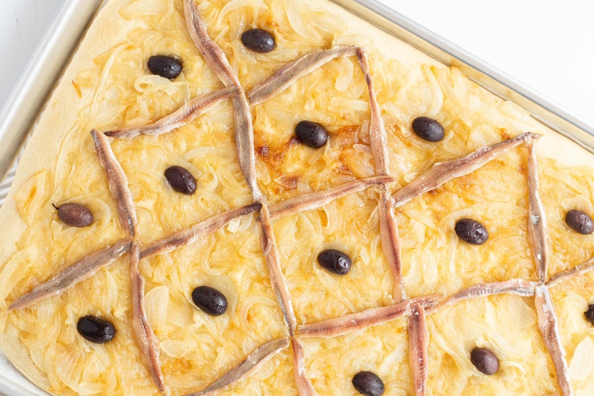 Ponemos las anchoas de la pissaladière