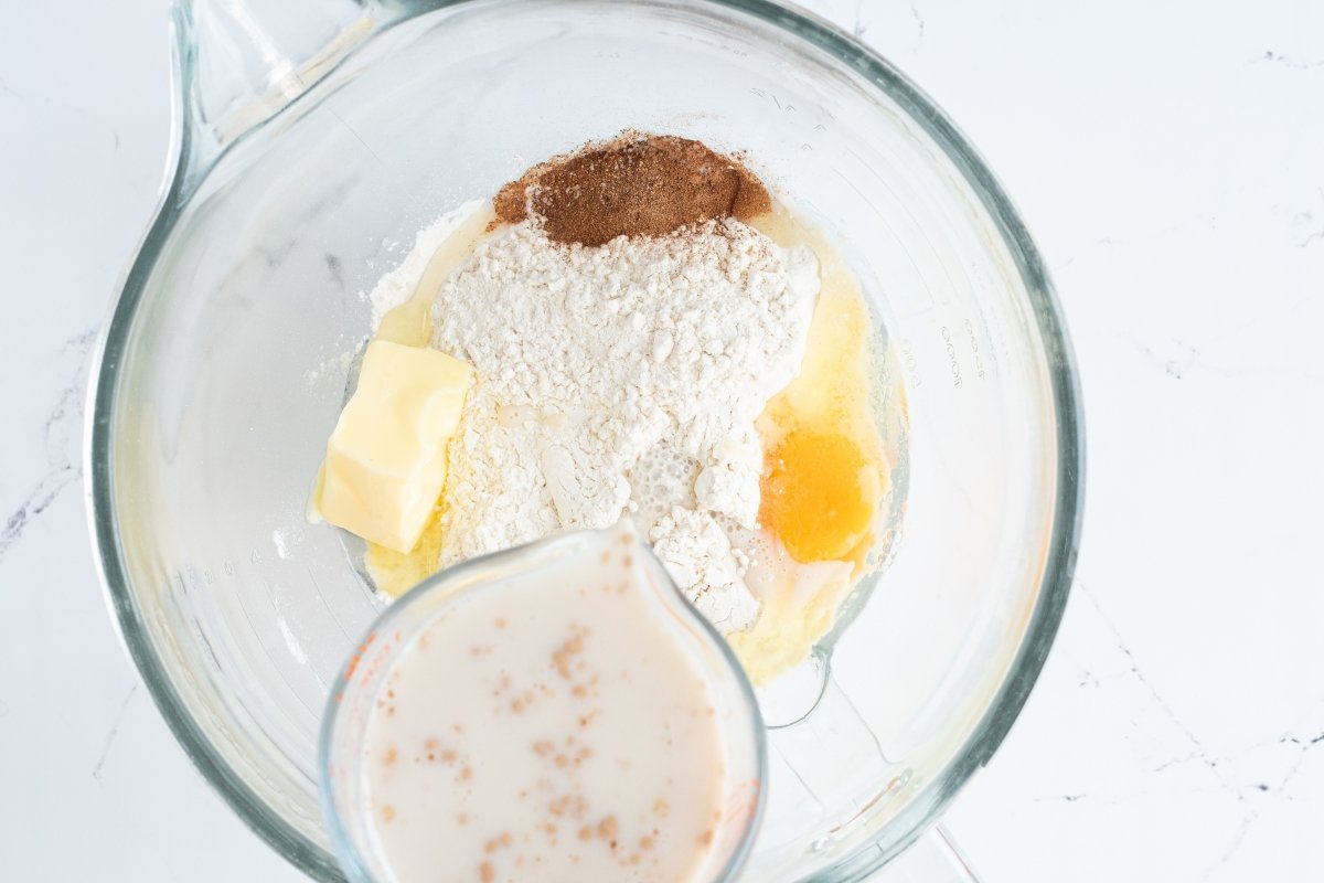 Ponemos los ingredientes en el bol