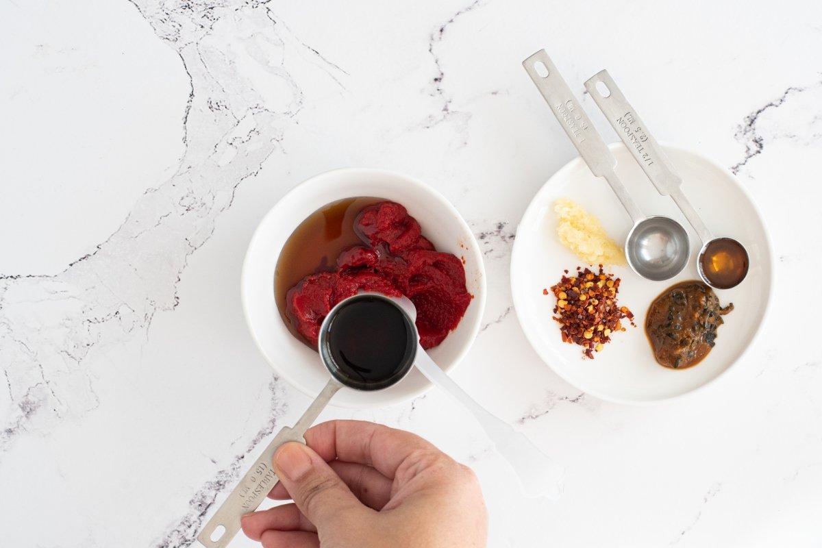 Ponemos los ingredientes en un cuenco