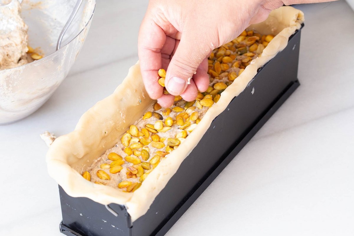 Ponemos los pistachos sobre la farsa muselina