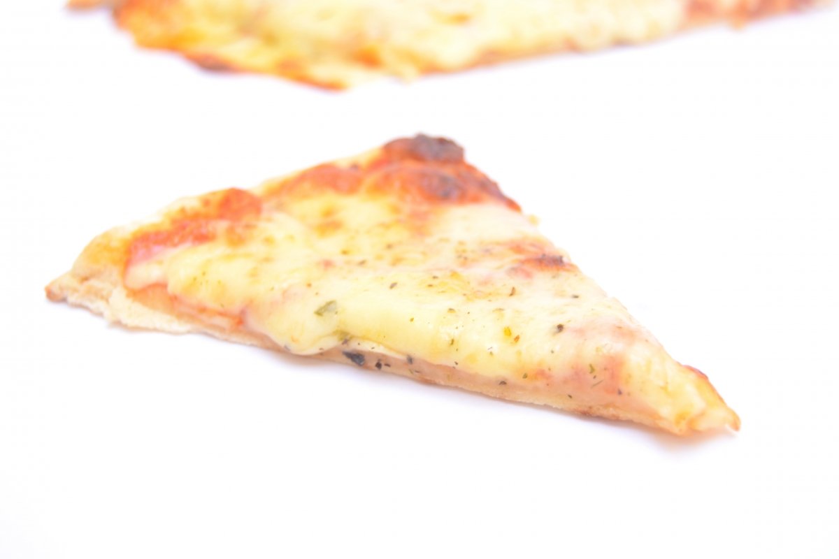 Porción de pizza 4 queso de Mercadona cocinada