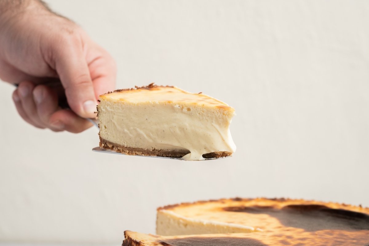 Porción de tarta de queso de Jon Cake en Barcelona