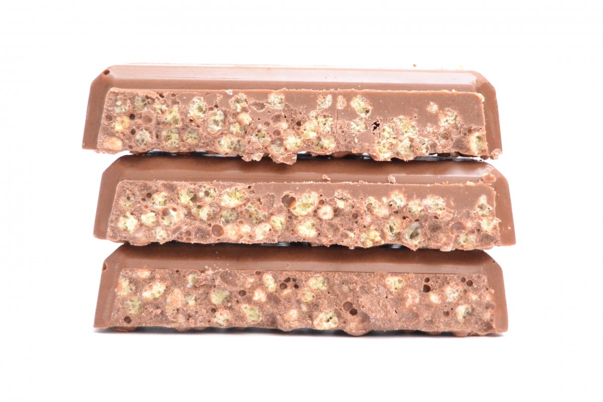 Porciones de turrón de chocolate crujiente de Hacendado