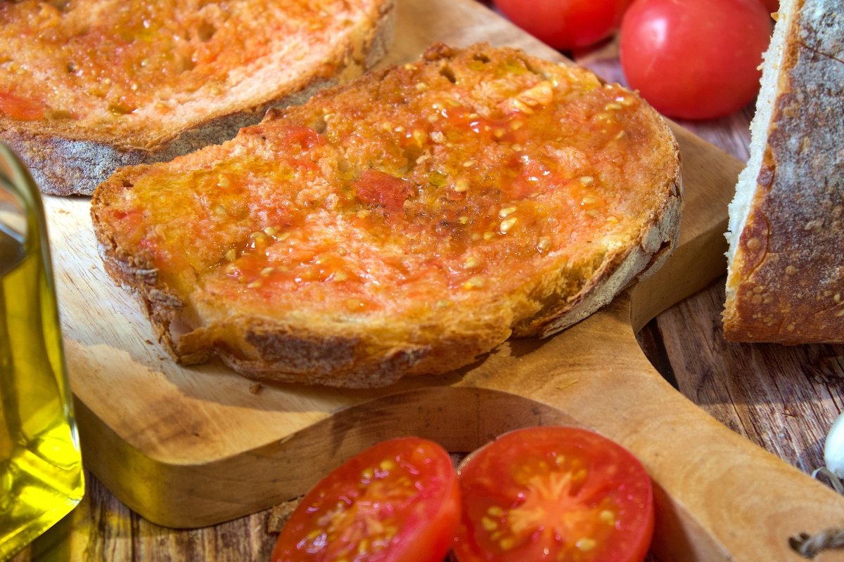 Portada del pan con tomate (pa amb tomàquet)