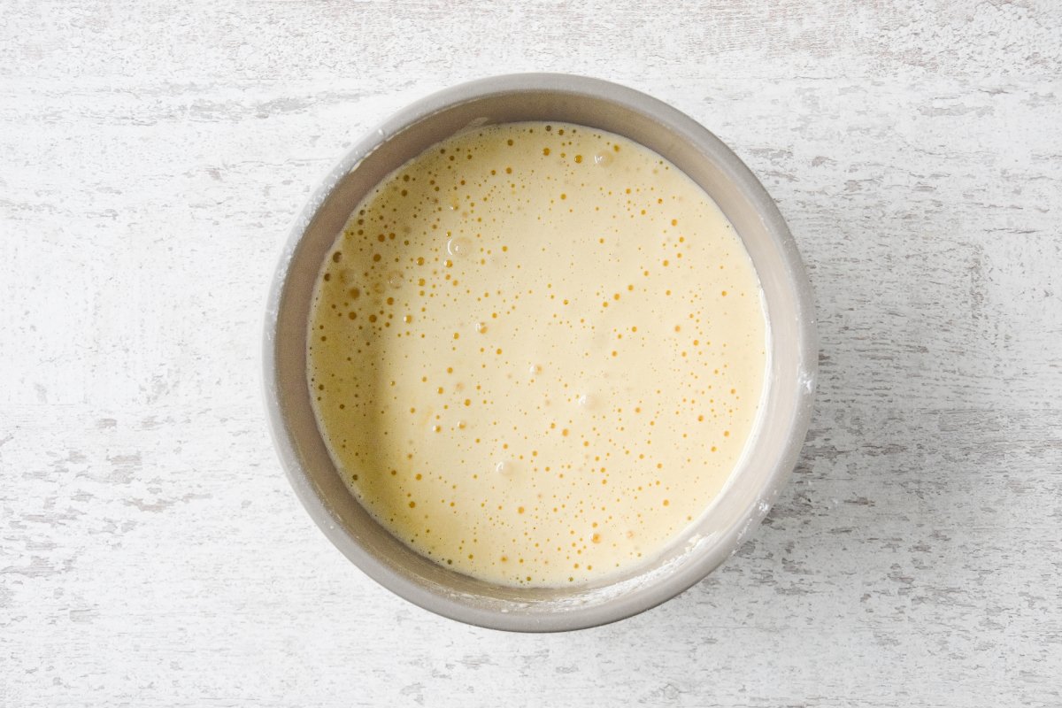 Preparamos la masa del bizcocho