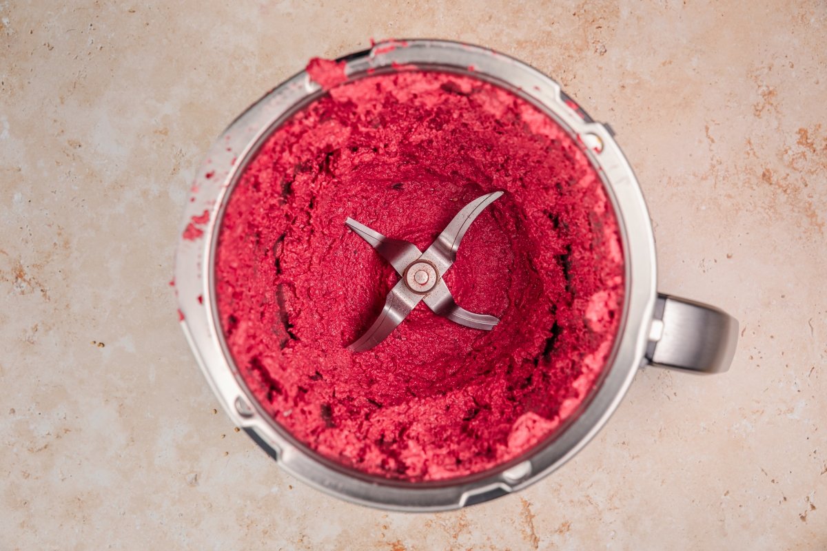 Preparando el hummus de remolacha en Thermomix