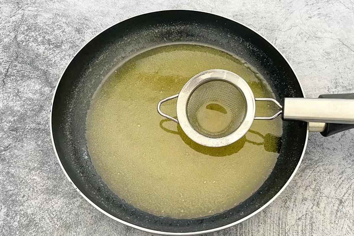 Lomos de merluza al pil pil 4 Preparar el pil pil *