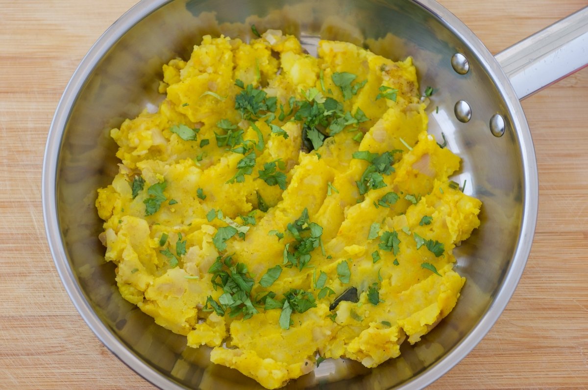 Preparar el relleno para dosa