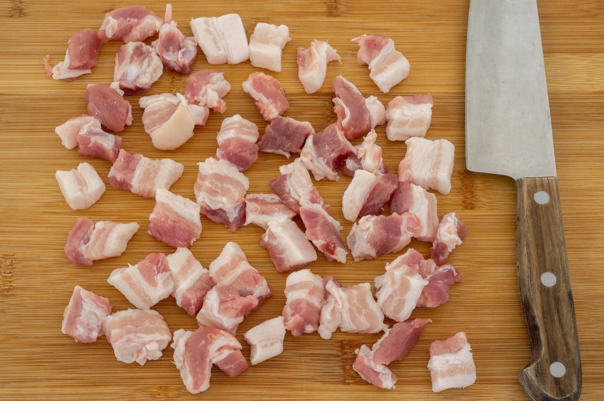 Preparar la carne para los jajangmyeon