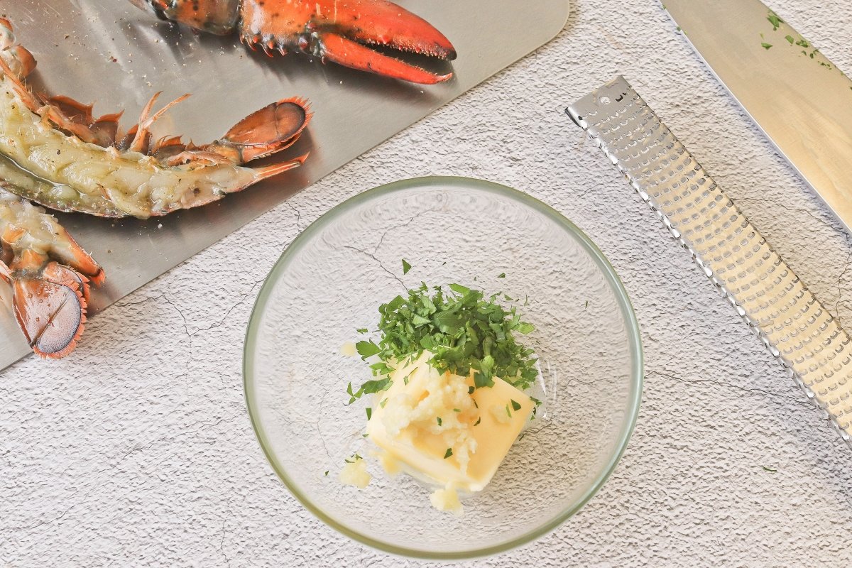 Preparar la mantequilla del bogavante al horno