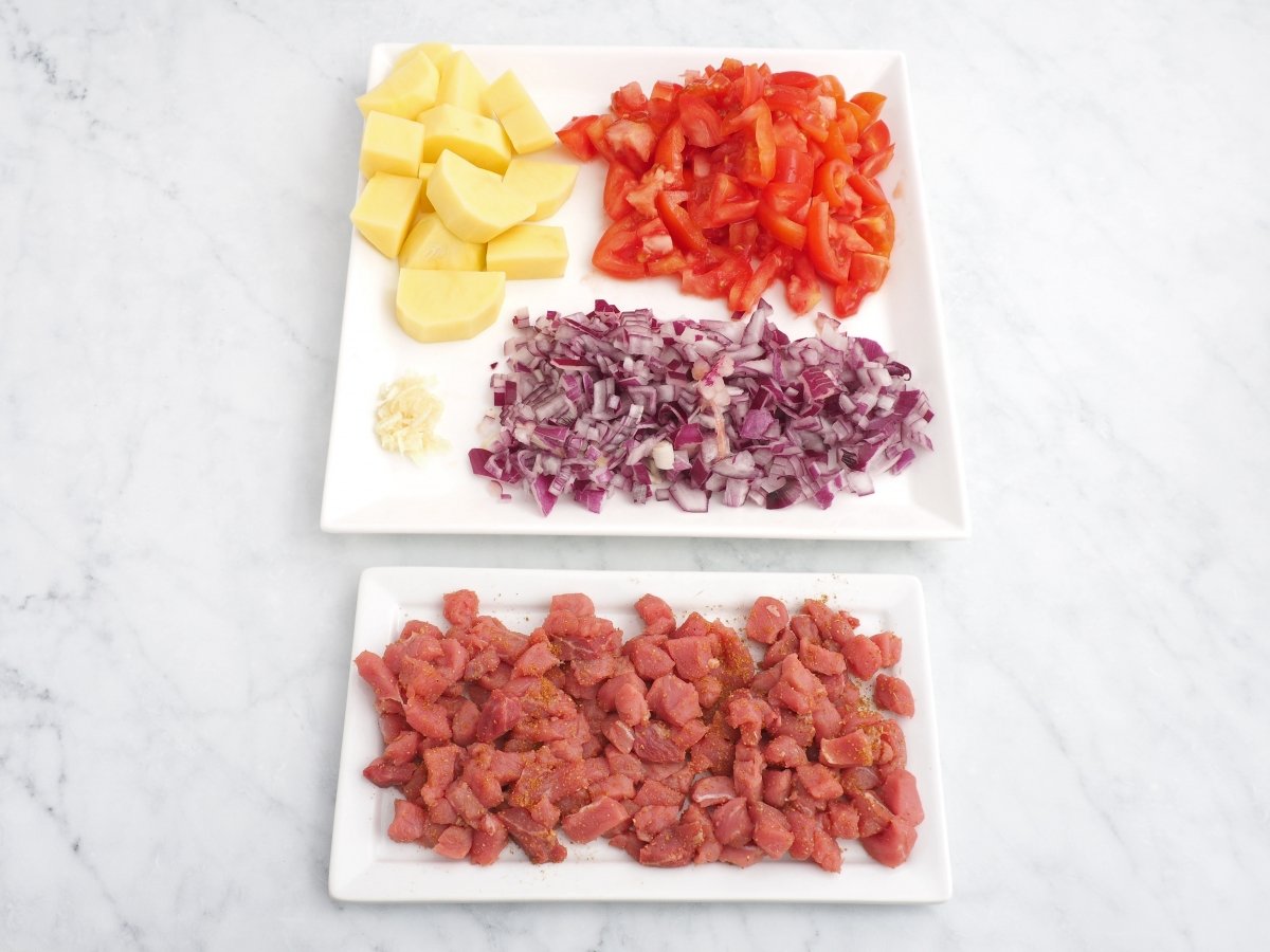Preparar los ingredientes de la sopa a la minuta