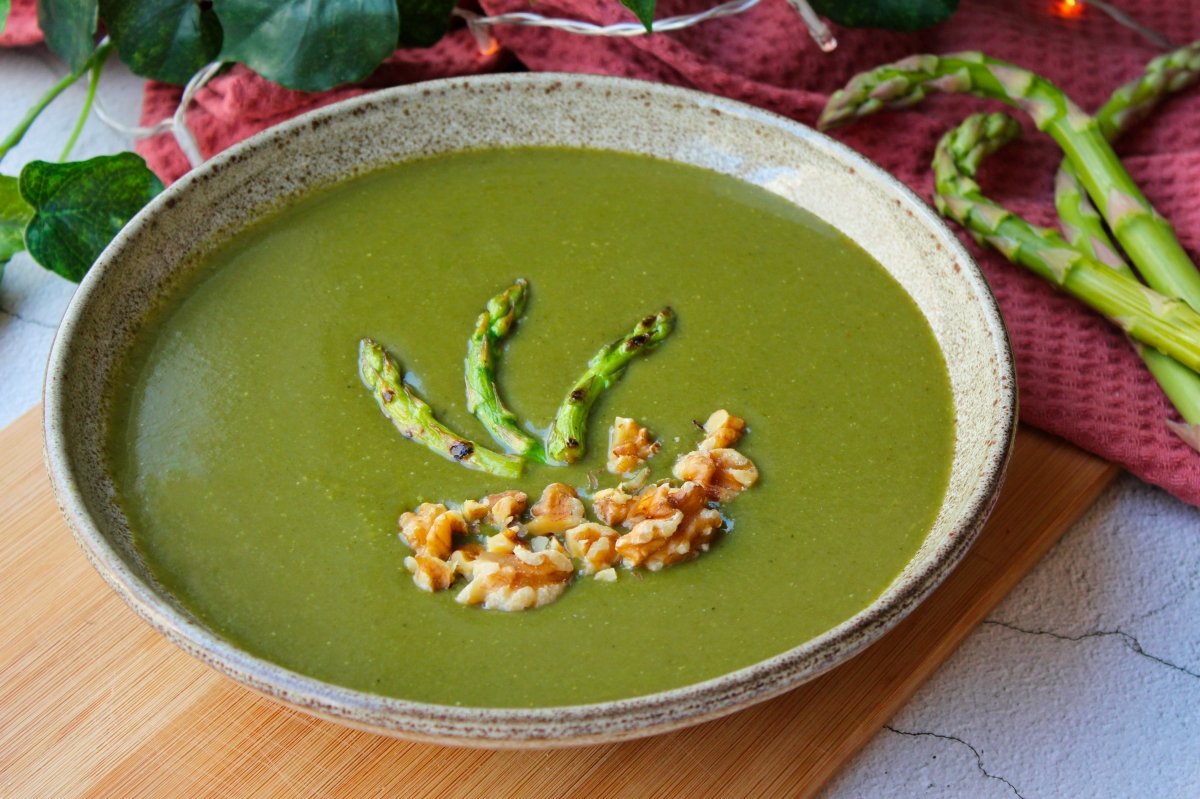 Aprende a cocinar la receta de la crema de verduras verdes