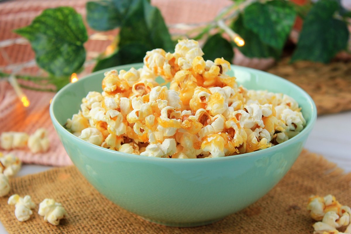 Cómo hacer palomitas caseras en sartén o microondas. Clásicas o