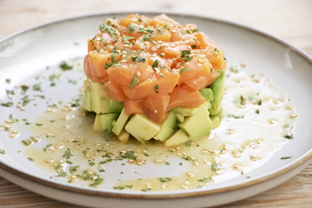 Presentación del tartar de salmón y aguacate