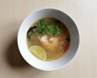 Tom Yam Kung (Sopa tailandesa de langostinos hot and sour)