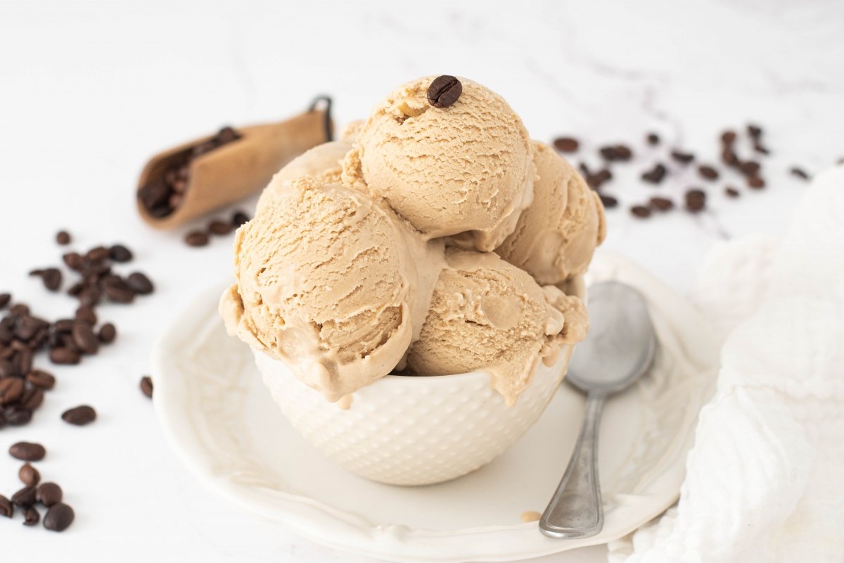 Extra detail presentation of coffee ice cream