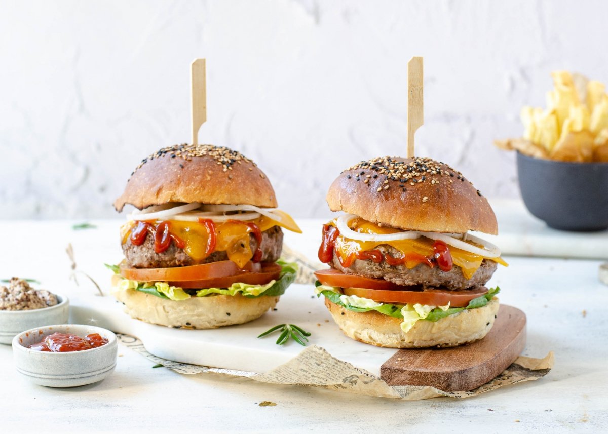 Hamburguesa de carne de ternera casera, deliciosa y fácil carne picada