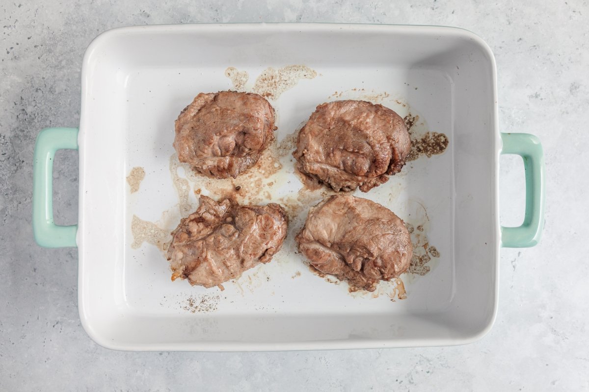 Primer horneado de las carrilleras de cerdo al horno