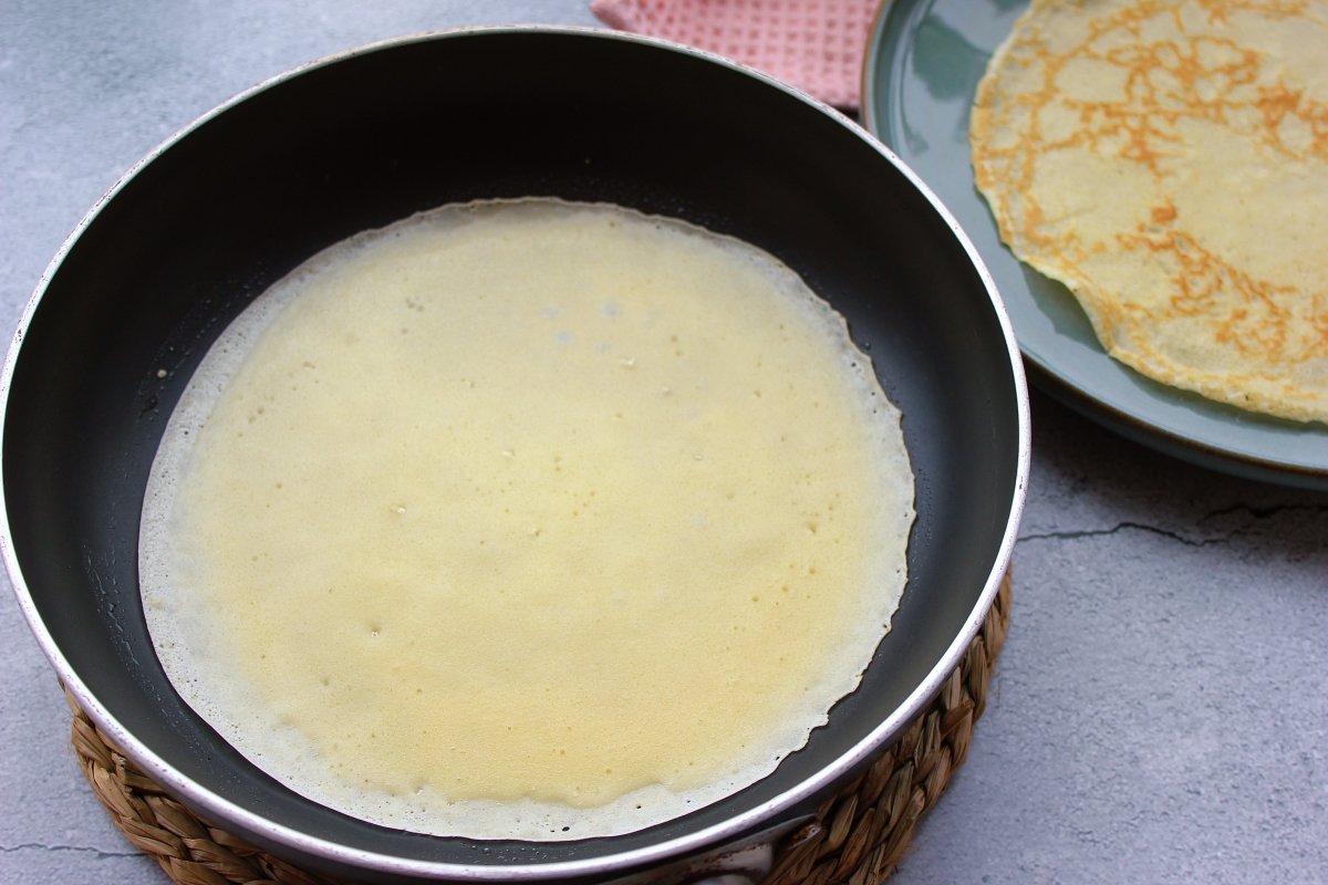 Le processus de cuisson de la crêpe salée