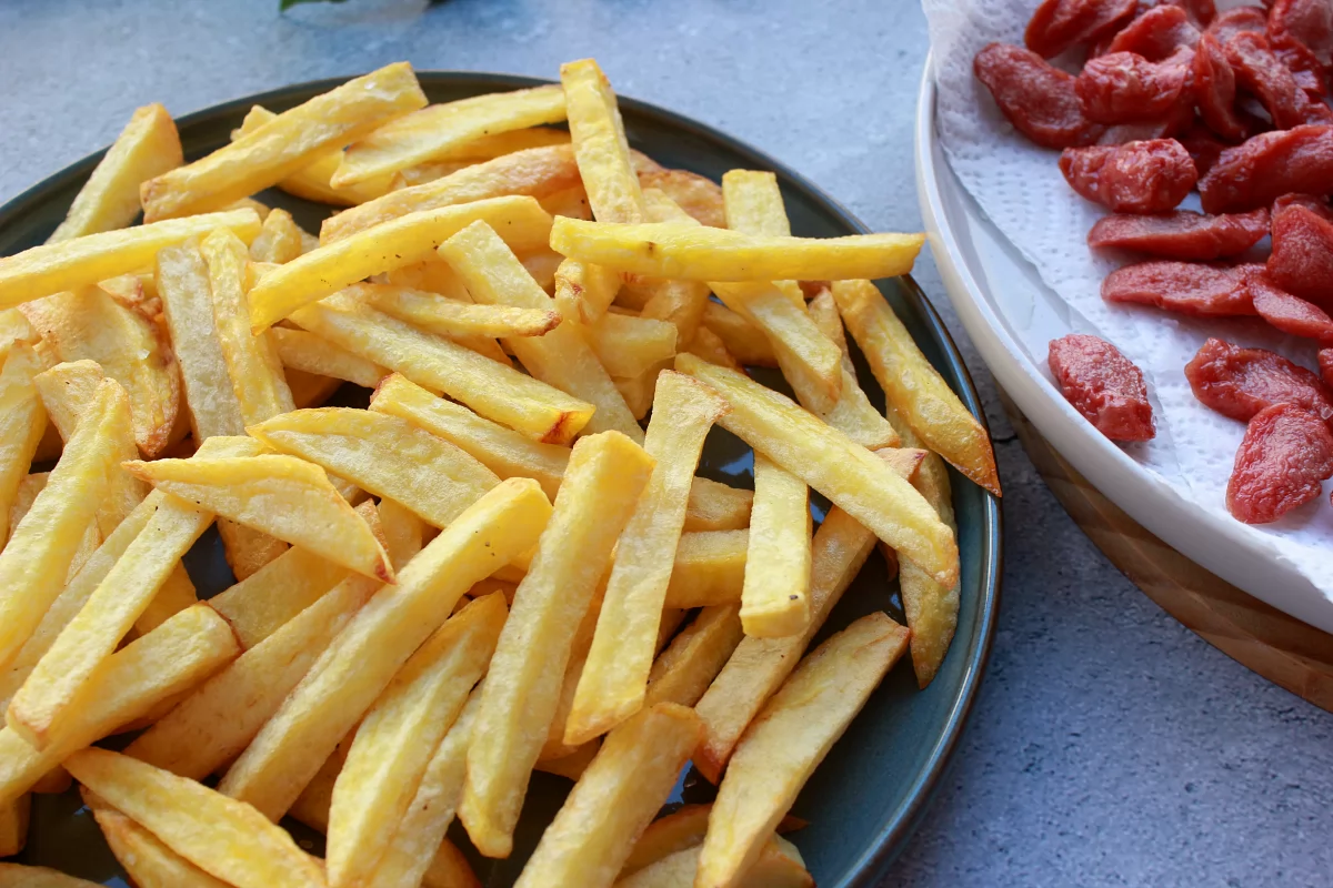 Proceso de emplatado de las patatas fritas *