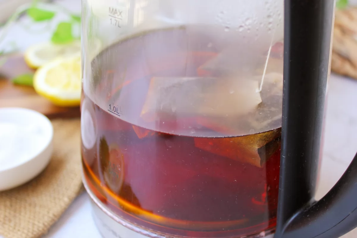 Proceso de infusión del té negro