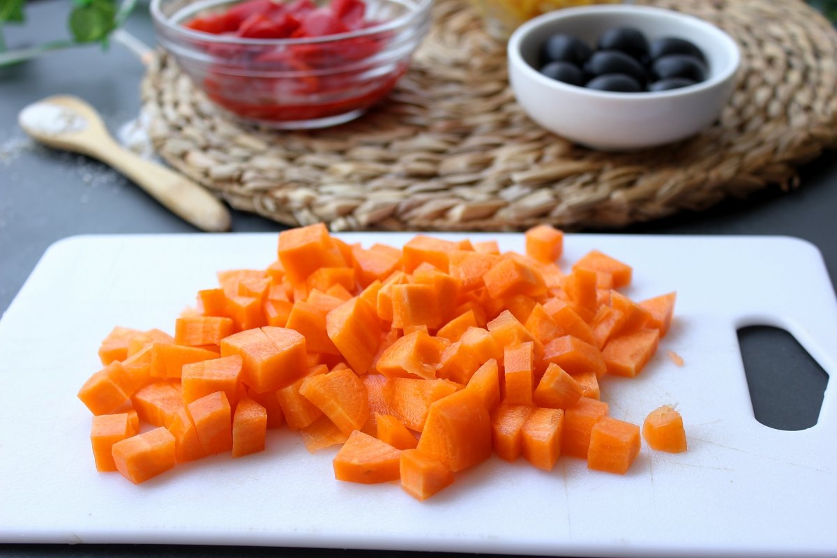 Proceso de picado de la zanahoria