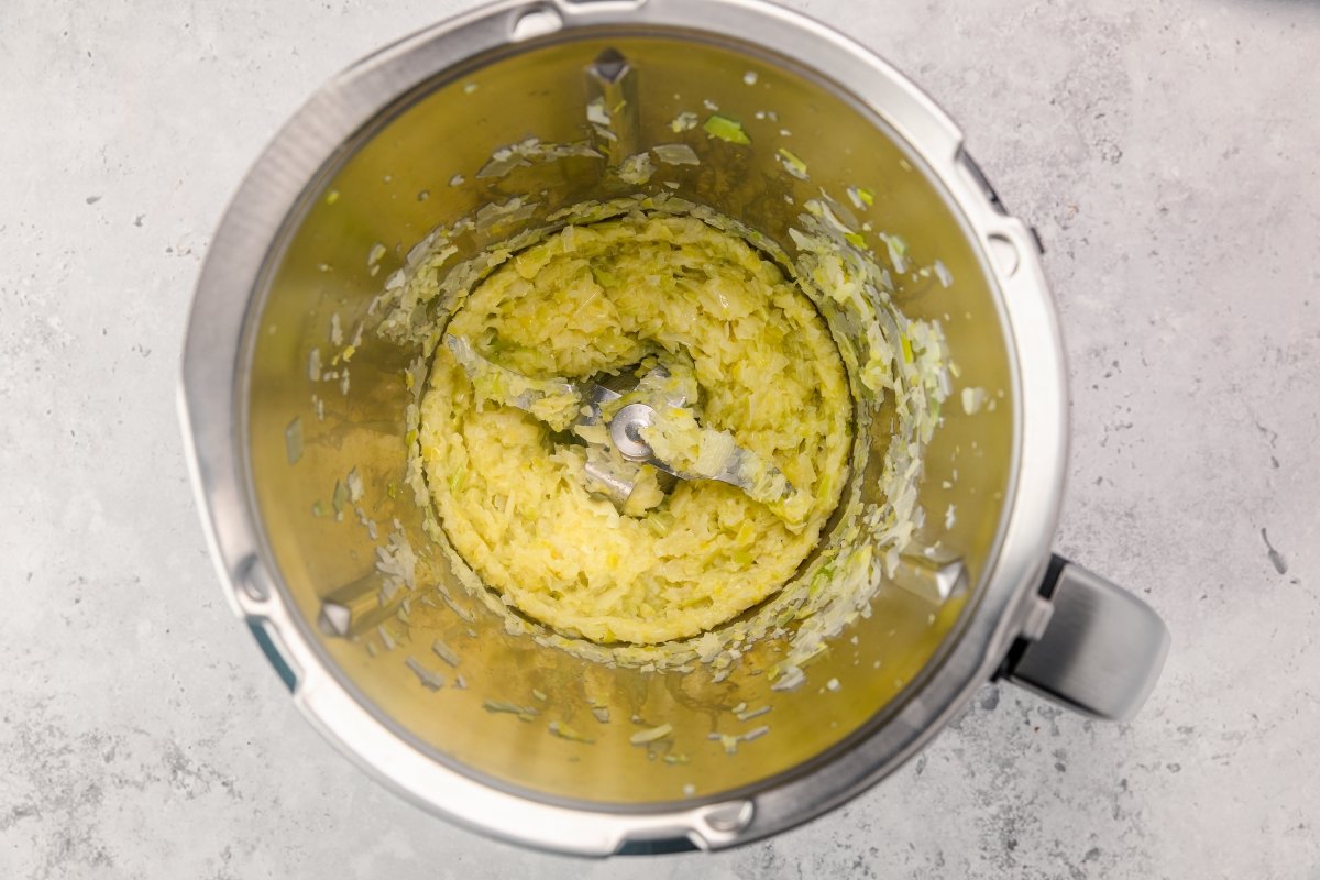 Puerro pochado para la Vichyssoise en Thermomix