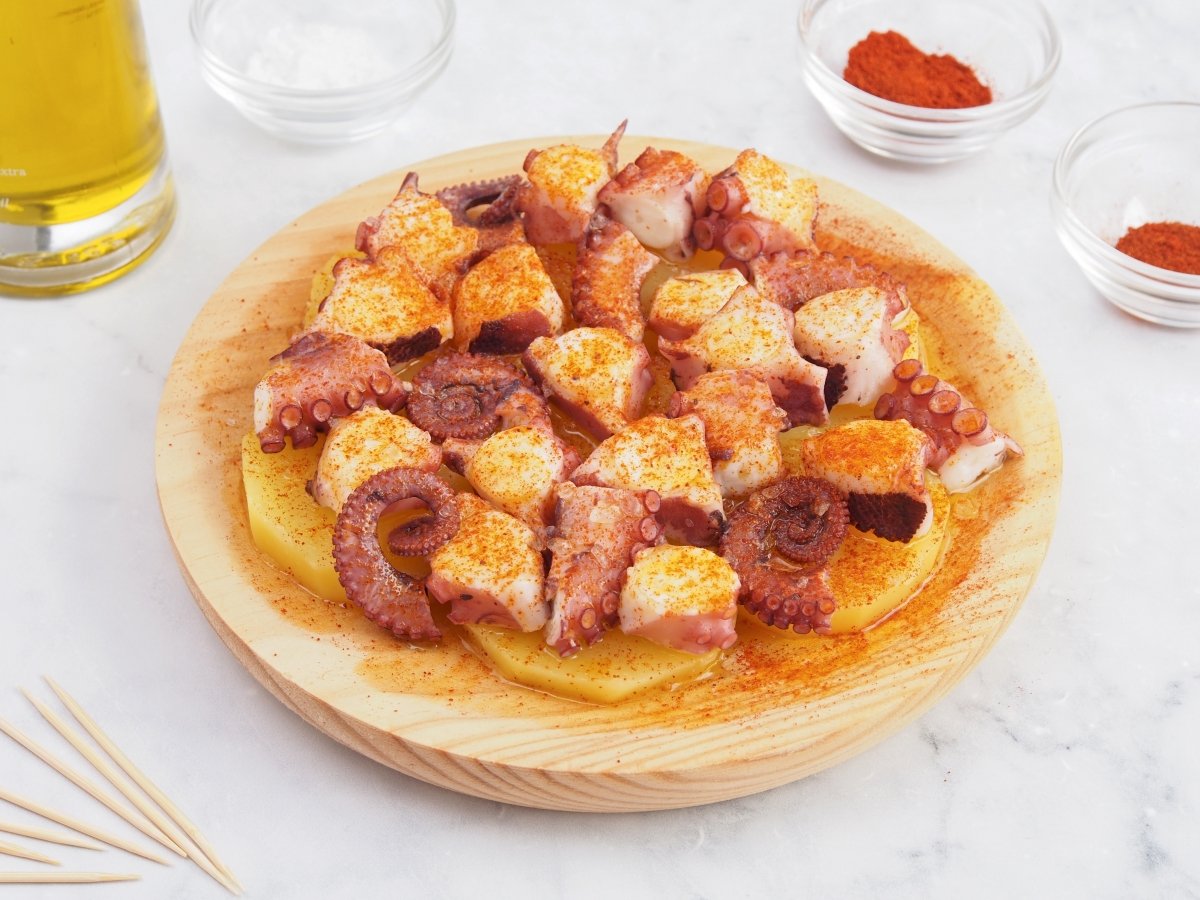 Pulpo a la gallega recién hecho