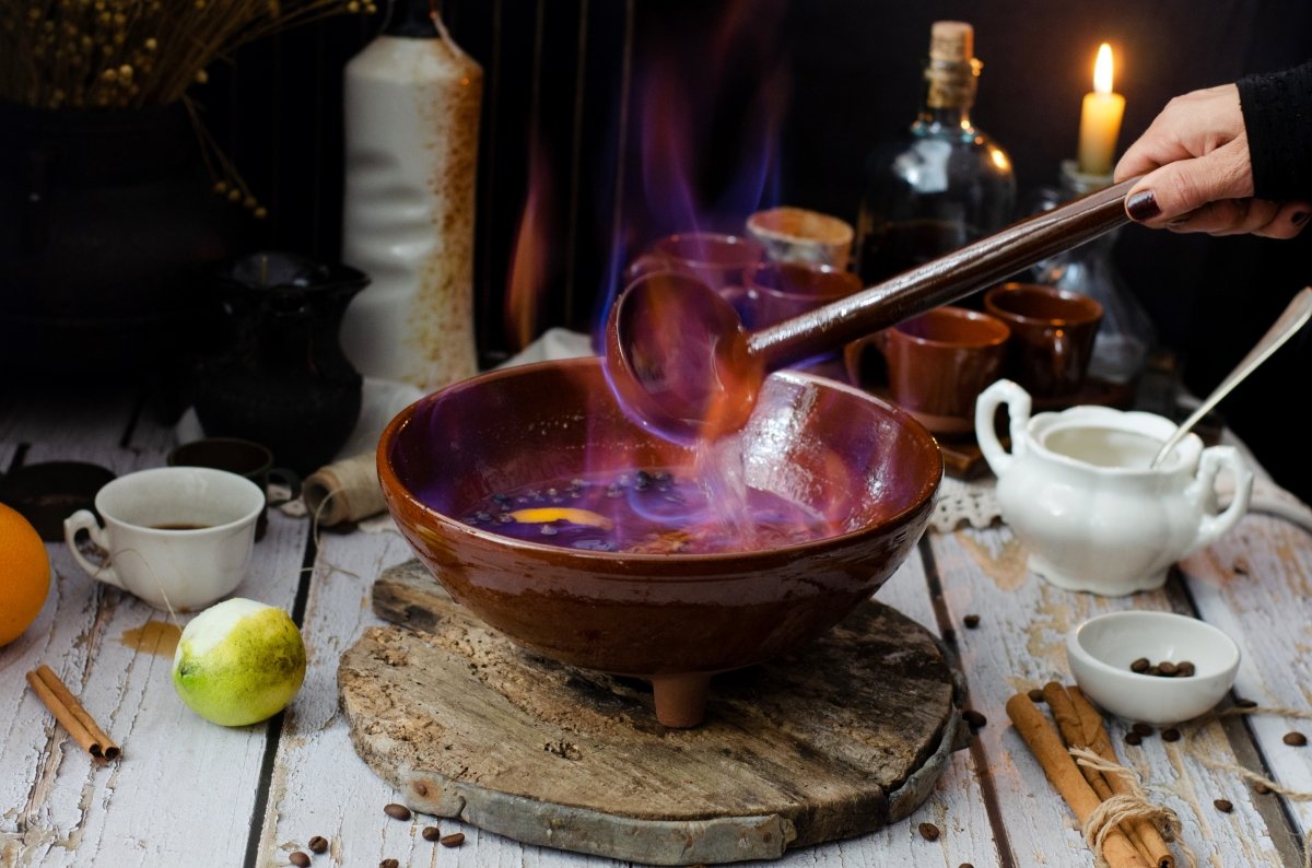 Quemando el alcohol de la queimada gallega