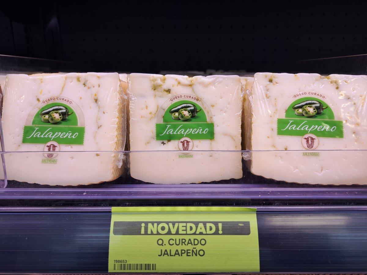 Queso curado de oveja con jalapeño Hacendado