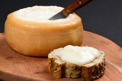 Torta del Casar: un queso de oveja con raíces extremeñas
