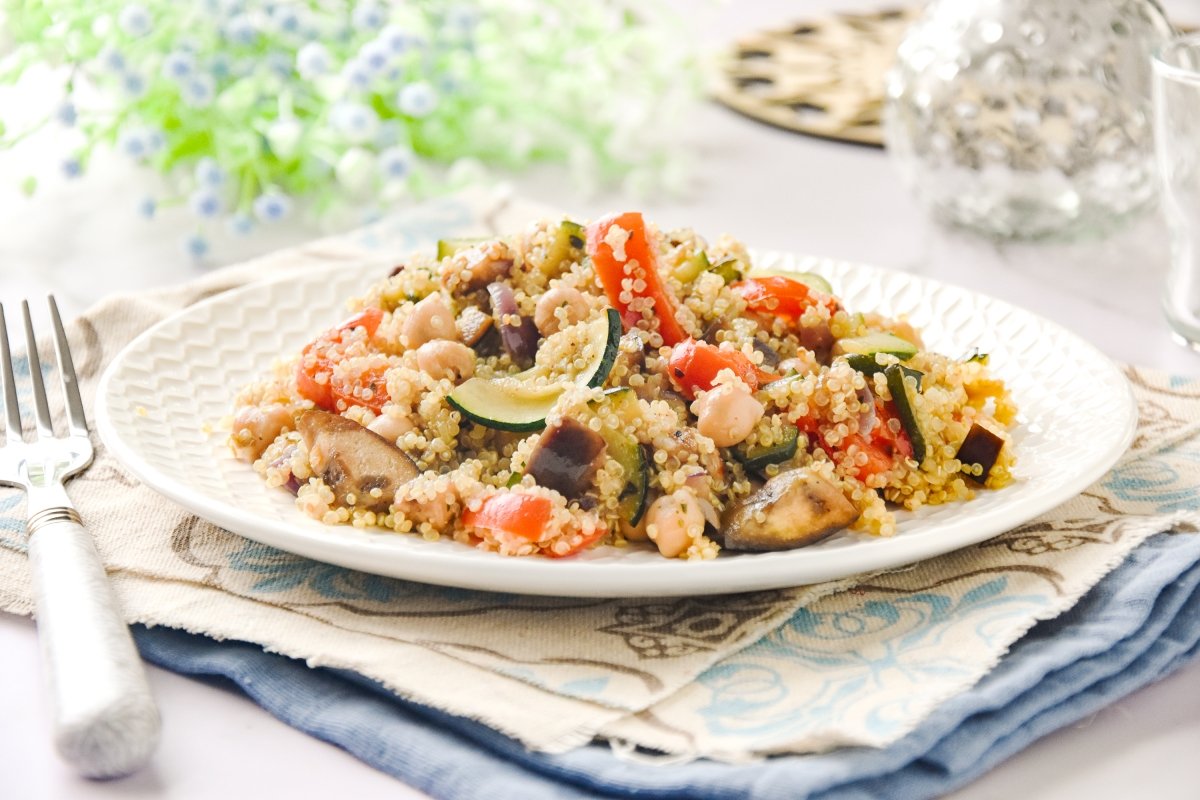 Quinoa con verduras lista para comer