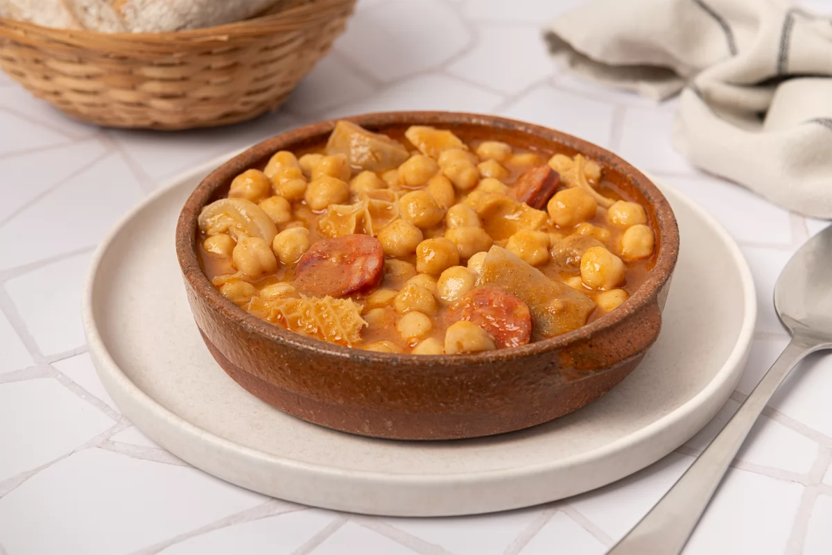 Ración de callos con garbanzos