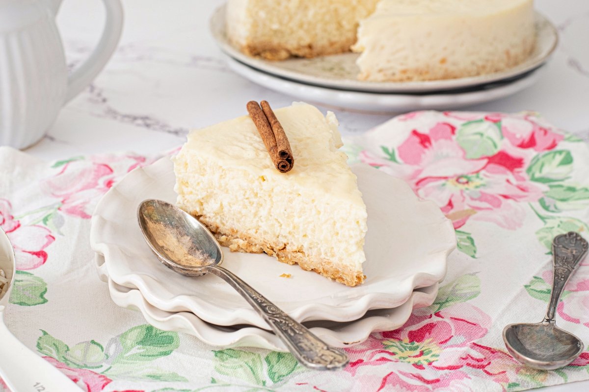 Ración de la tarta de arroz con leche