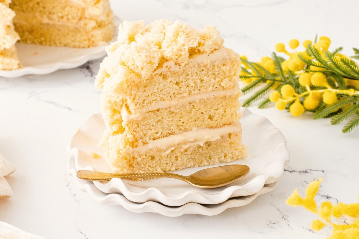 Ración de tarta mimosa
