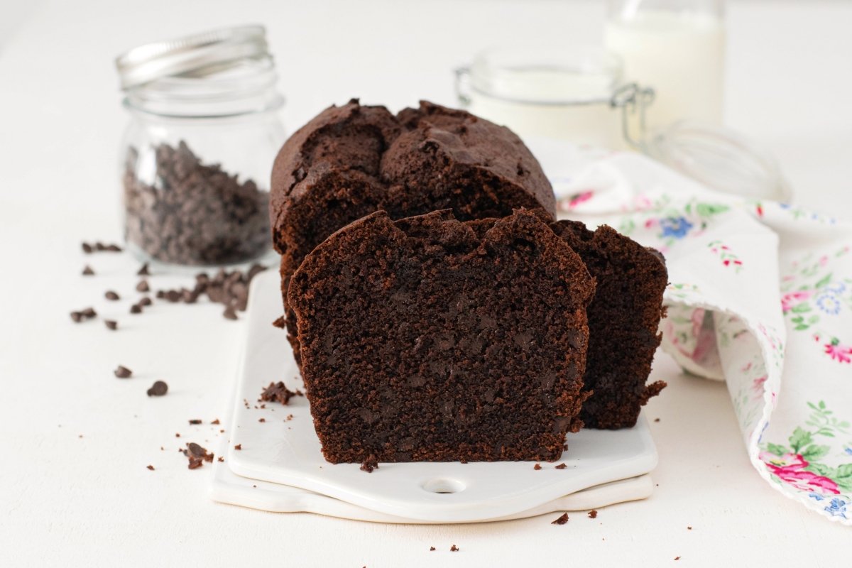 Chocolate plum cake serving