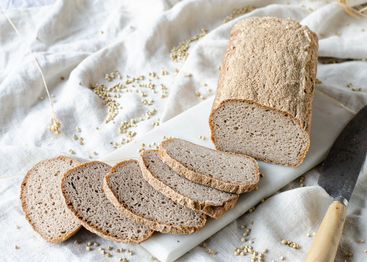 Rebanadas de pan de trigo sarraceno perfectas